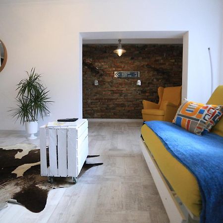 Pentru Plata Numerar Cautati Pe G00Gle, Norsk Skogkatt Galati - Big Tv Disneyplus Tv! ภายนอก รูปภาพ